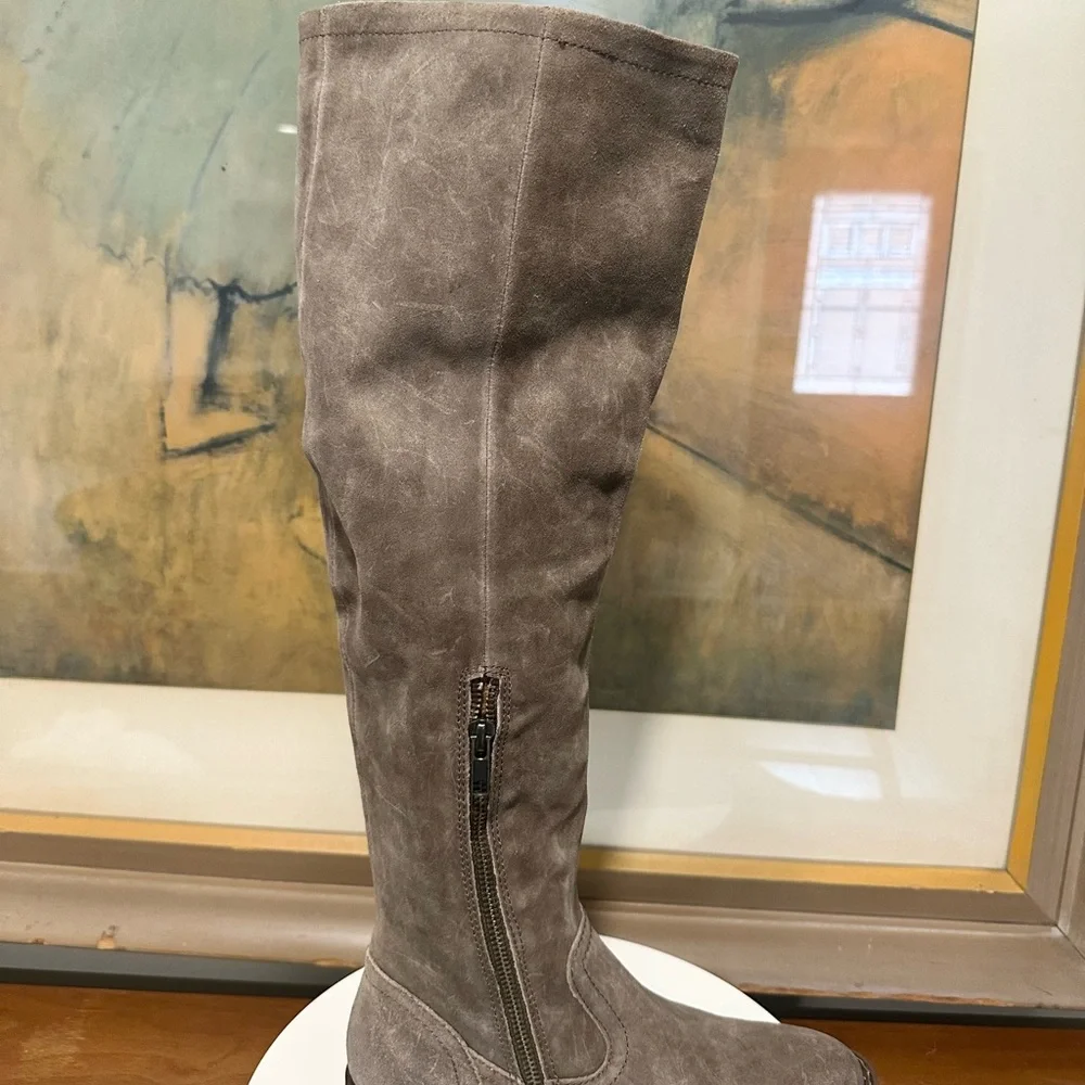 🌸BORN🌸 Britton Tall Over the Knee Boot Taupe Distressed Size: 6M
